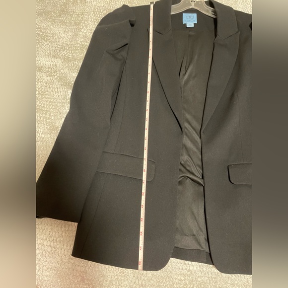 Feminine blazer - Picture 3 of 4